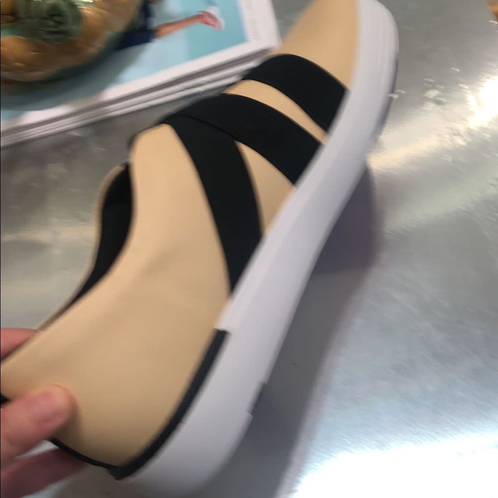 Made in Brazil made with leather  super comfortable